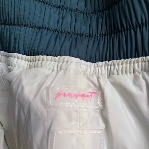 New Free People Movement Landscape
View Ski Pants Size Medium - Picture 5 of 10
